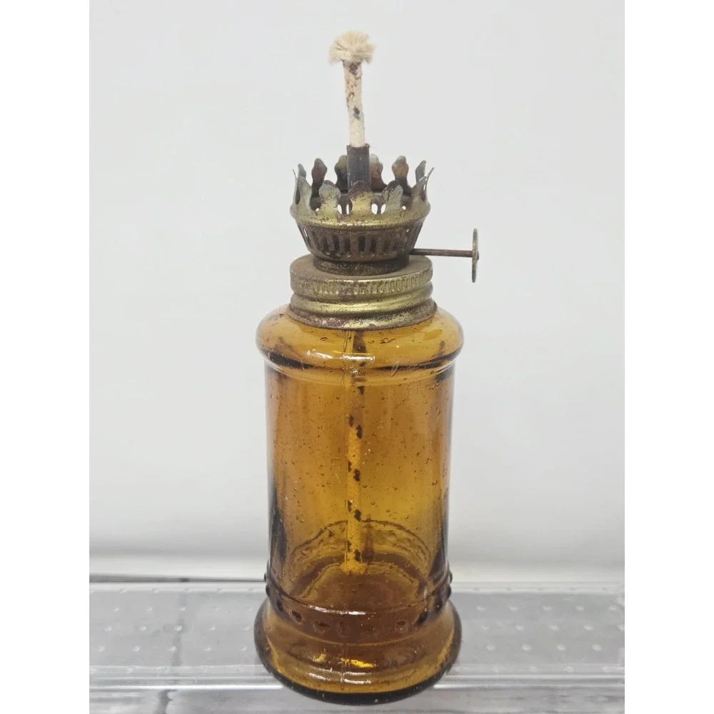 AMBER GLASS OIL LAMP kerosene vintage retro kitsch Hong Kong‎ hurricane